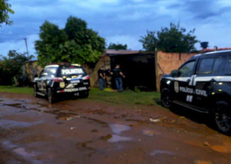 Condenados por furto e porte ilegal de arma são capturados pela Polícia Civil