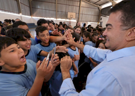Prefeitura realiza Hora Cívica com arte e música na Escola Manoel Santiago