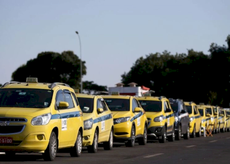 Governo autoriza contrato de R$ 30 bi para motoristas de aplicativos