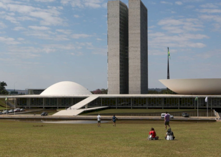 Calendário especial pode acelerar votação da PEC do fim da escala 6x1